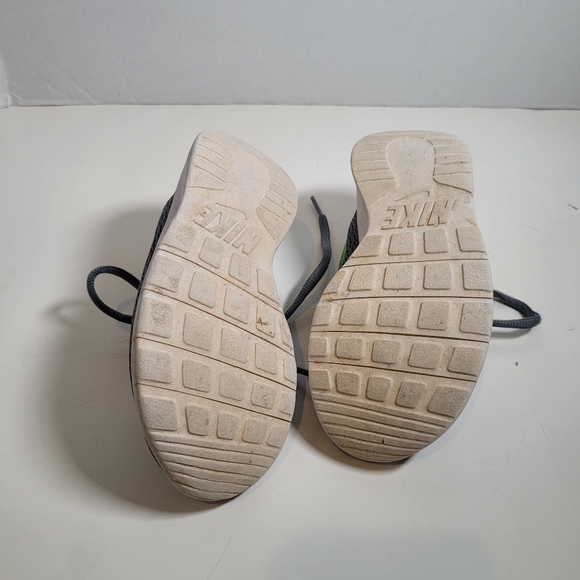 Little Boys size 11 Nike Sneakers - Picture 5 of 6